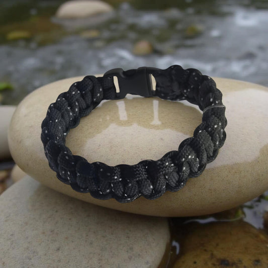 Black Dotted Paracord Survival Bracelet    Code: PRC0012