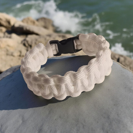 White Paracord Survival Bracelet    Code: PRC0014