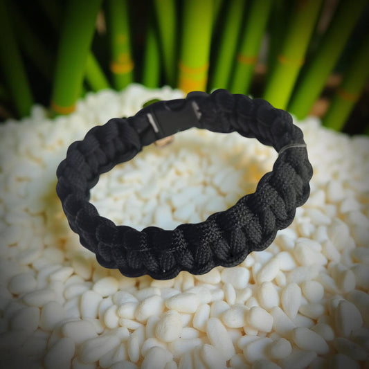 Black Paracord Survival Bracelet    Code: PRC008